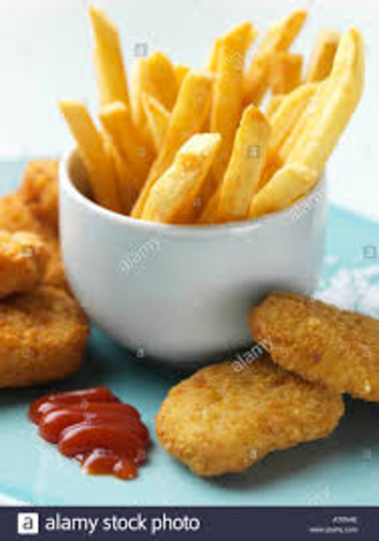 Kids Chicken nuggets and chips image 0